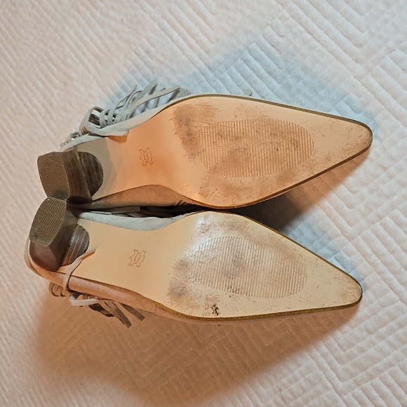 Beacon Reflections Women 11W Tan Ankle Booties Suede Leather Tassels Heels - Picture 7 of 10